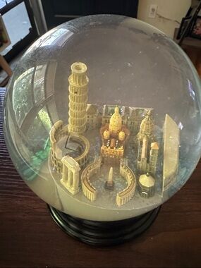 Saks Fifth Avenue Italy Snow Globe